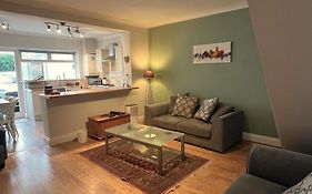 Durham 3 Bedroom House With Parking